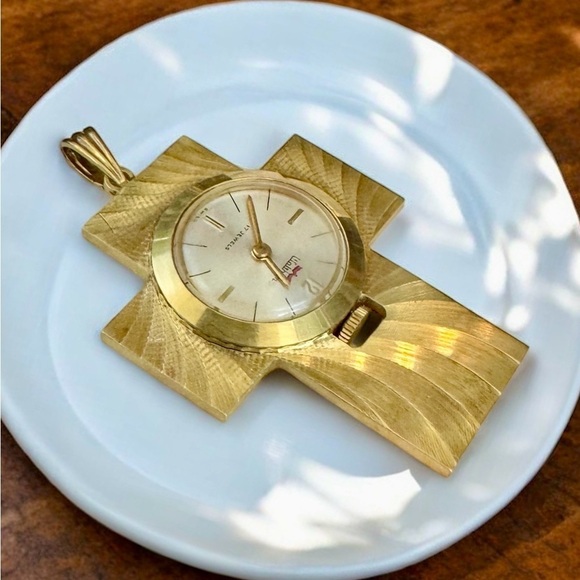 WORKING—VTG Waltham Gold-Plated Swiss 17 Jewel Mechanical Cross Pendant Watch main image 8
